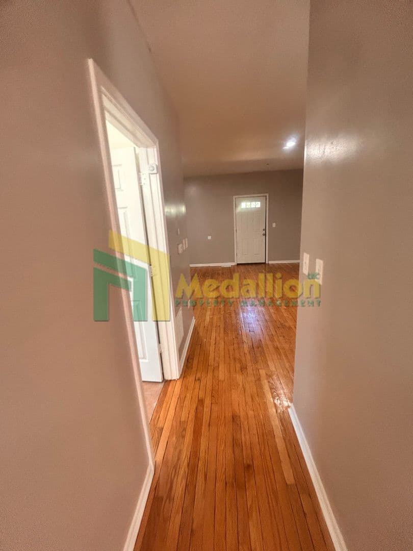Chicago House: 5954 S Maplewood Ave