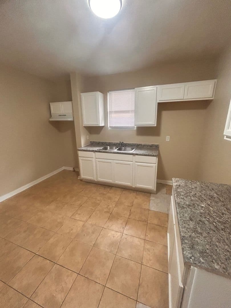 Chicago House: 8740 S Justine St