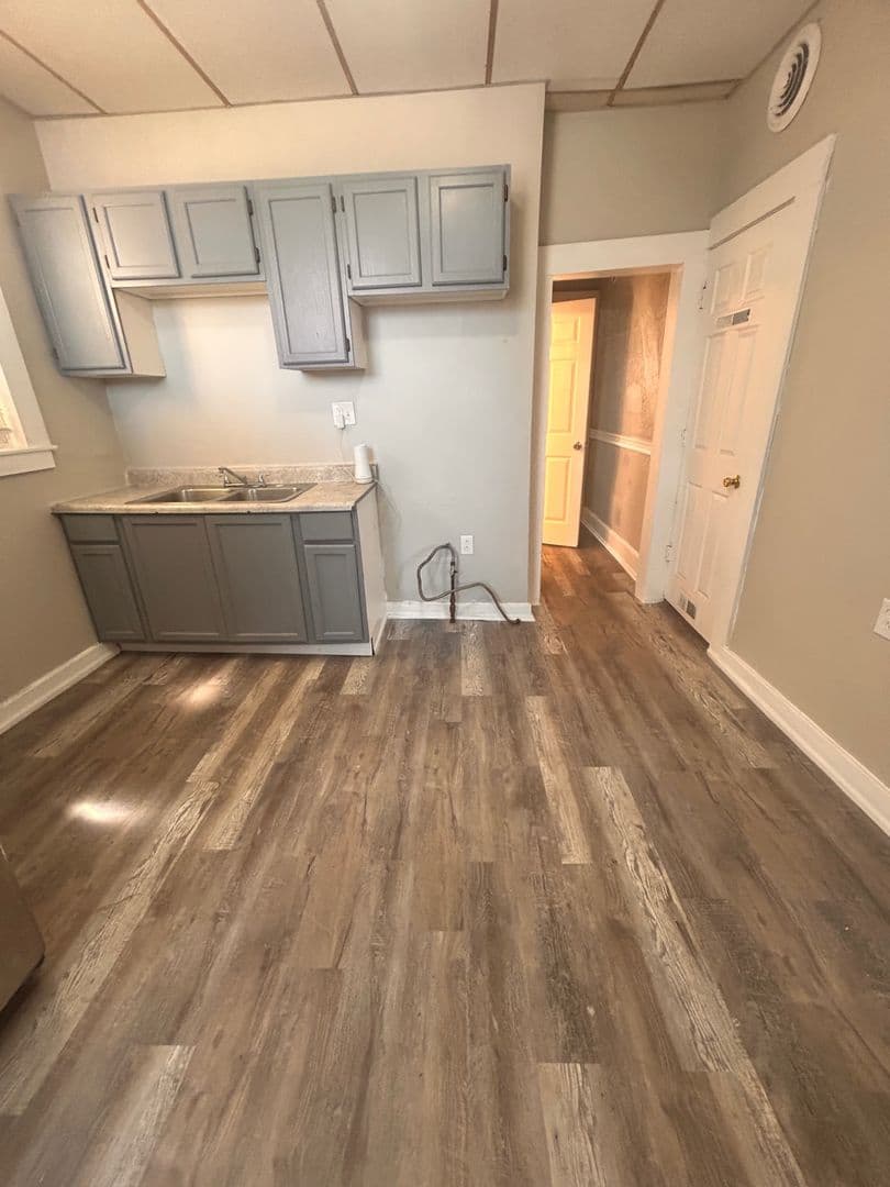 Chicago Apartment: 6417 S Evans Ave