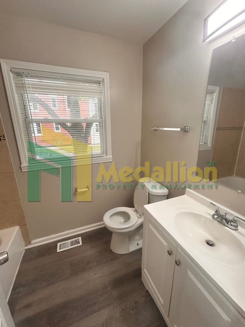 Chicago House: 8358 S Morgan St