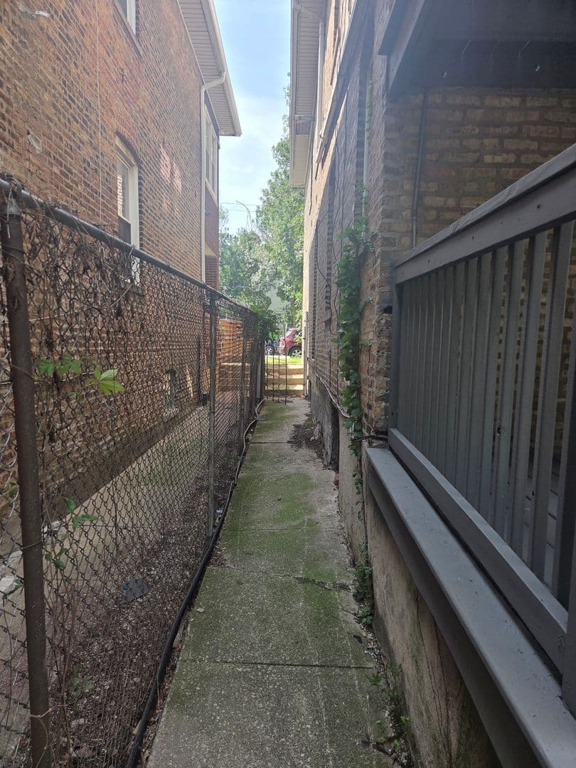 Chicago Multiplex: 2910 E 87th St - UNIT 1