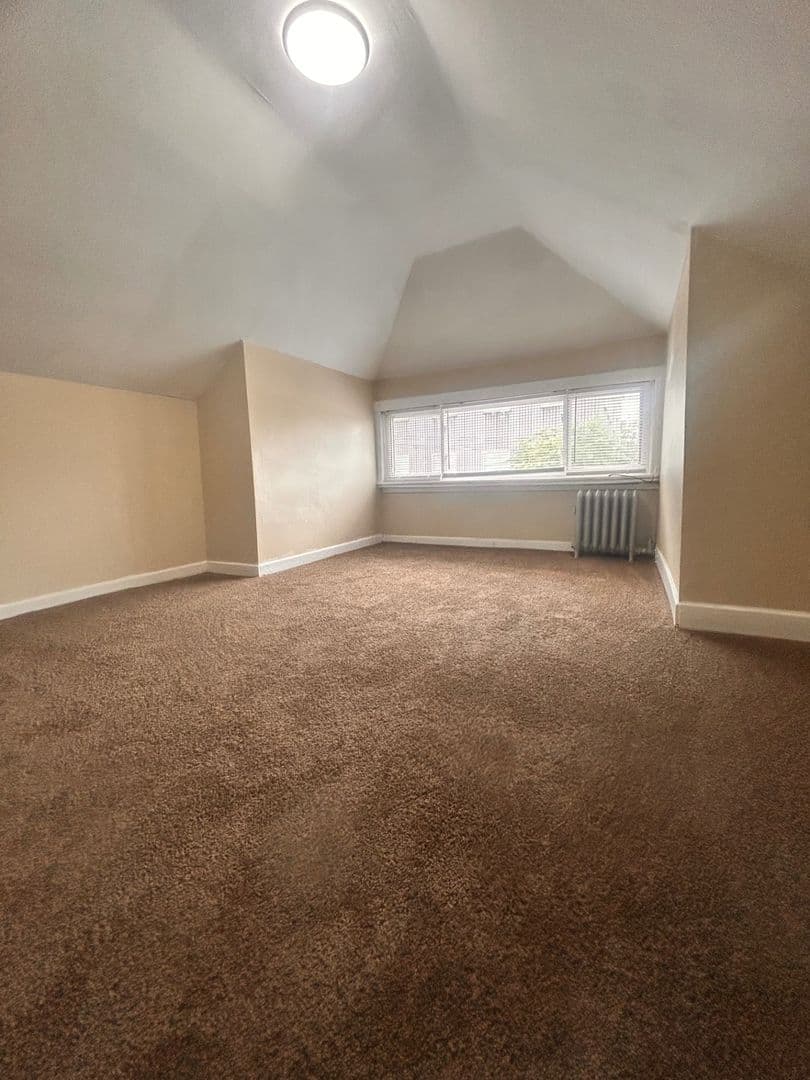 Chicago House: 8740 S Justine St