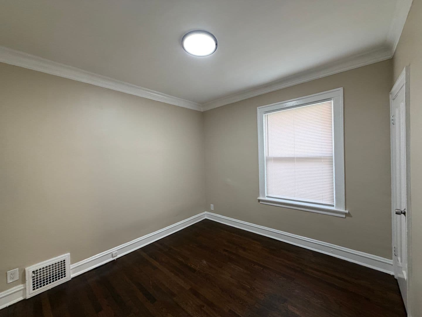 Chicago House: 12479 S Wabash Ave