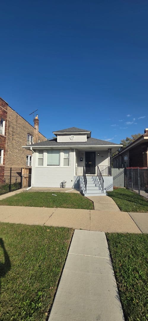 Chicago House: 9815 S Throop St