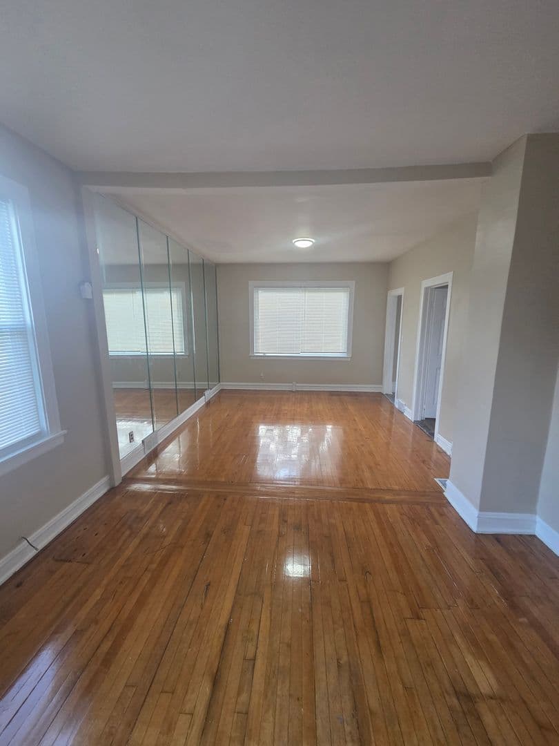 Chicago House: 10135 S Racine Ave