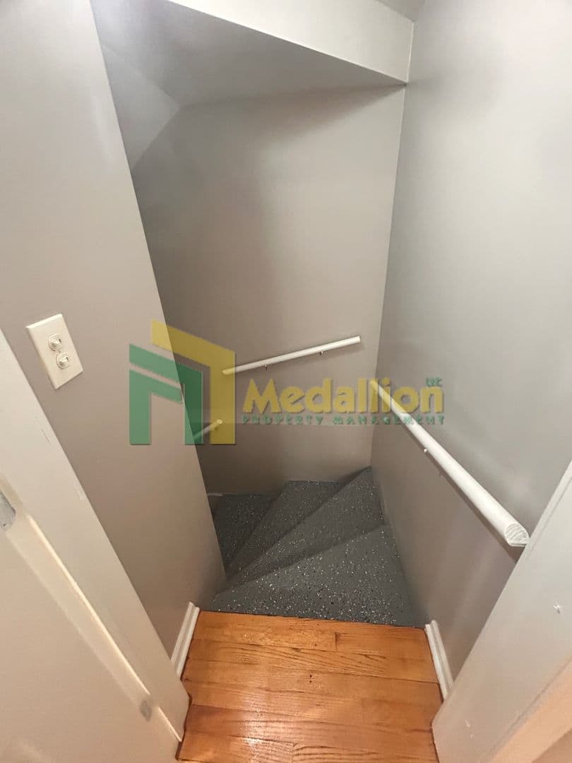 Chicago House: 5954 S Maplewood Ave