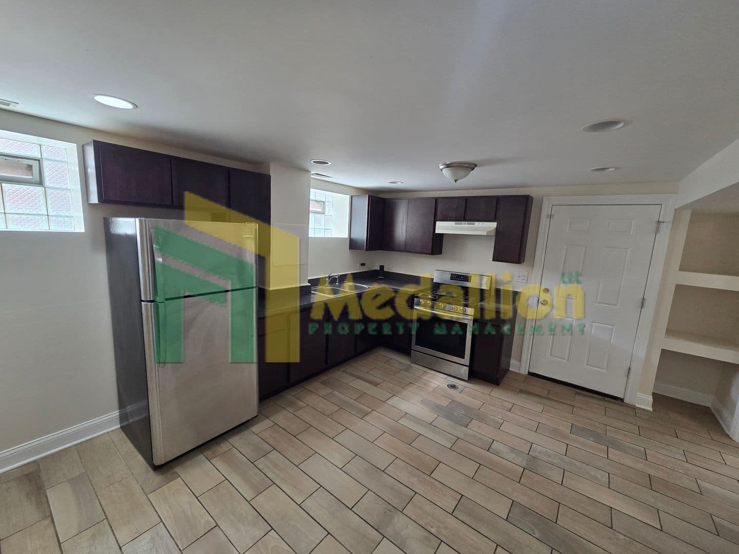 Chicago Apartment: 7154 S Francisco Ave