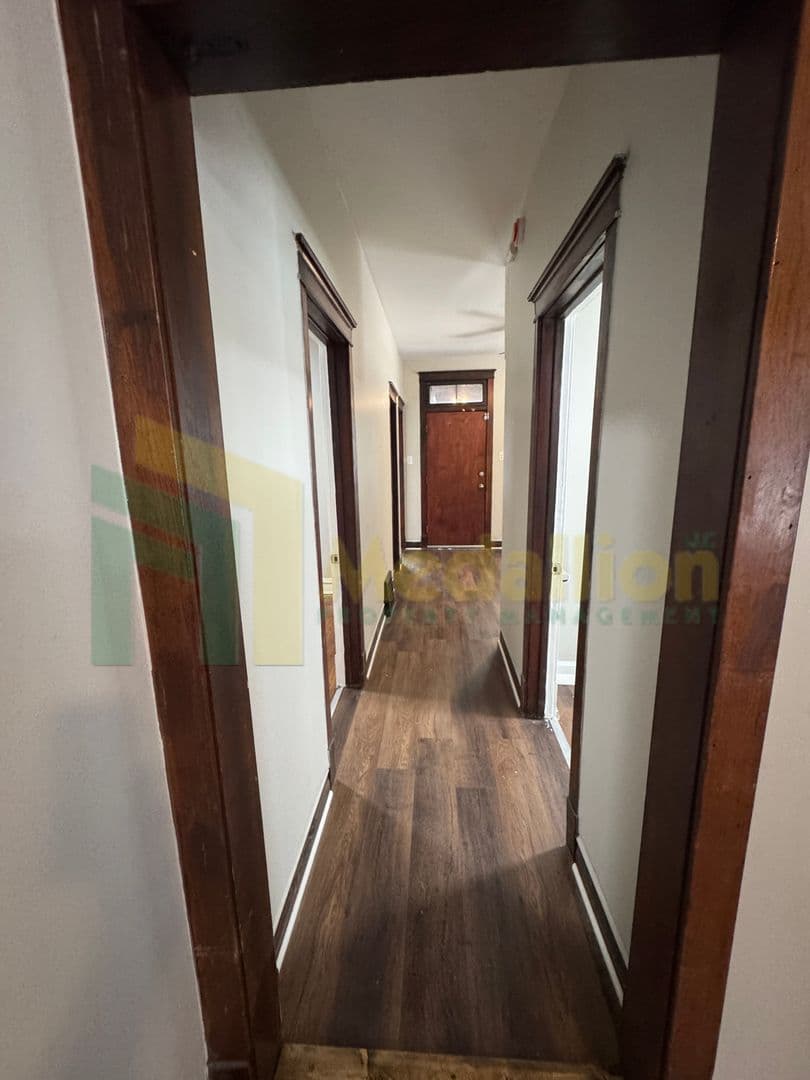 Chicago House: 133 E 114th Pl