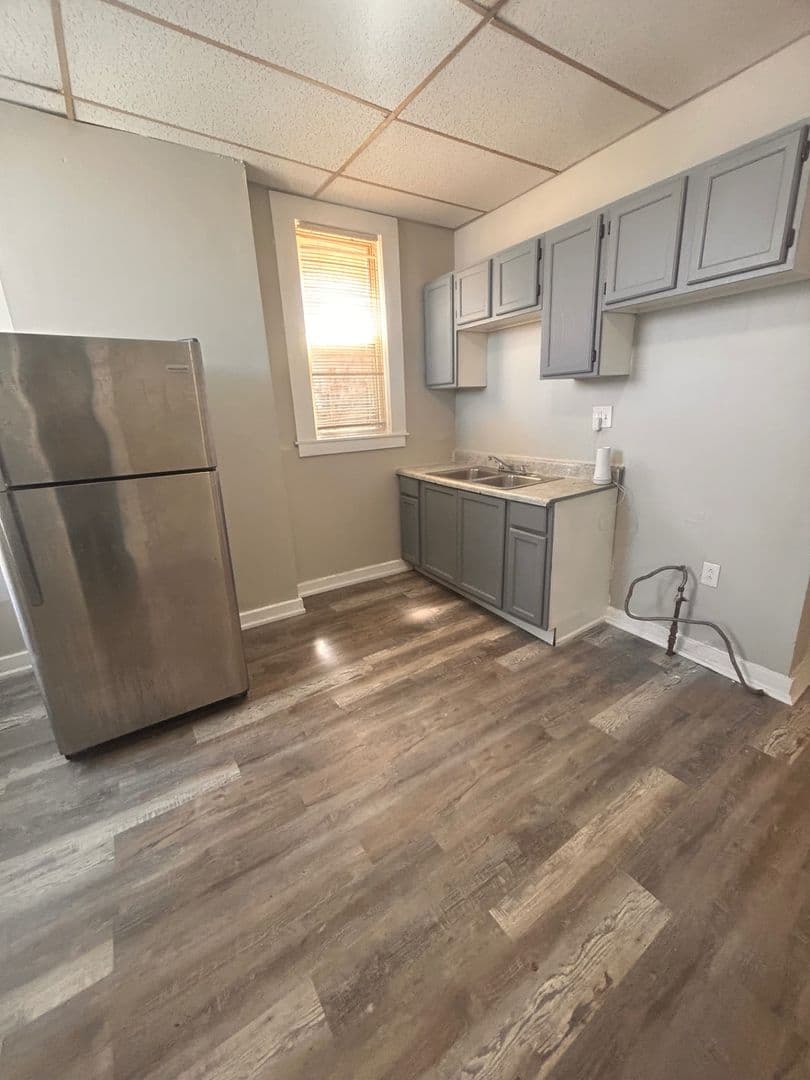 Chicago Apartment: 6417 S Evans Ave