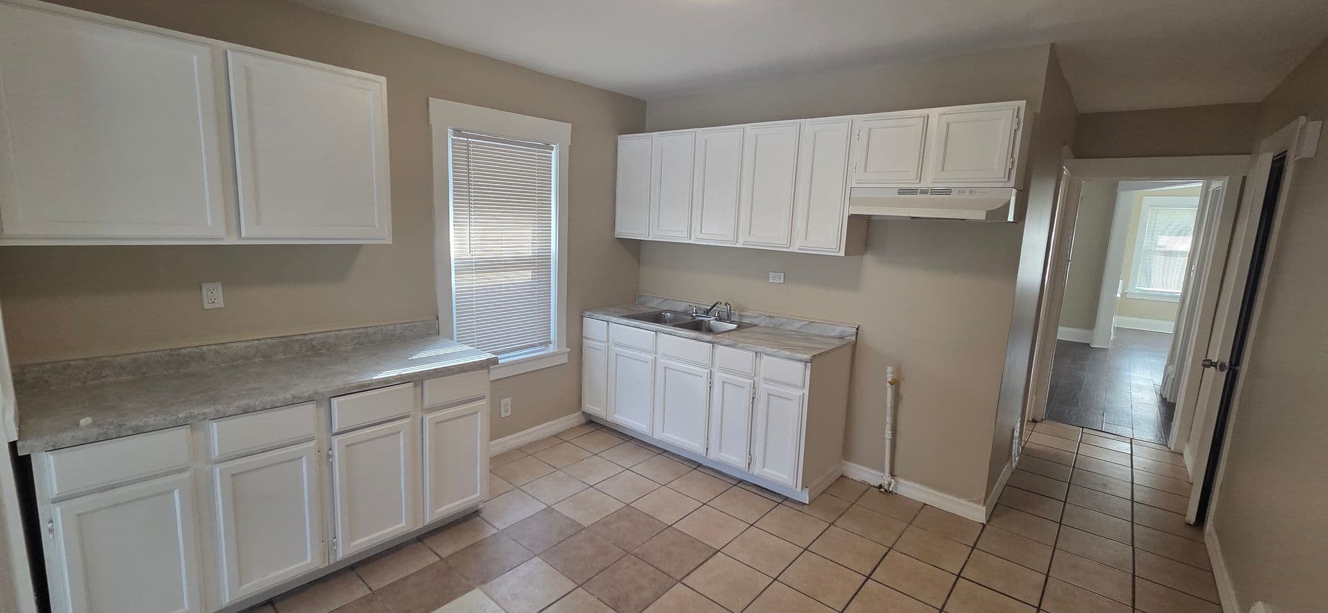 Chicago House: 9815 S Throop St
