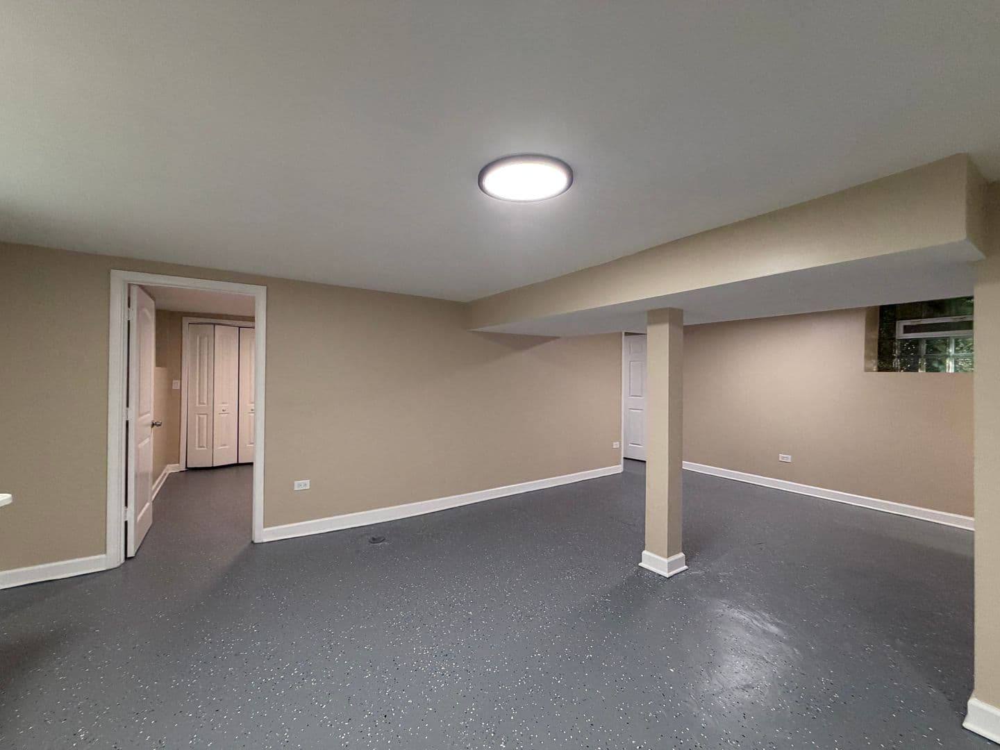 Chicago House: 12479 S Wabash Ave