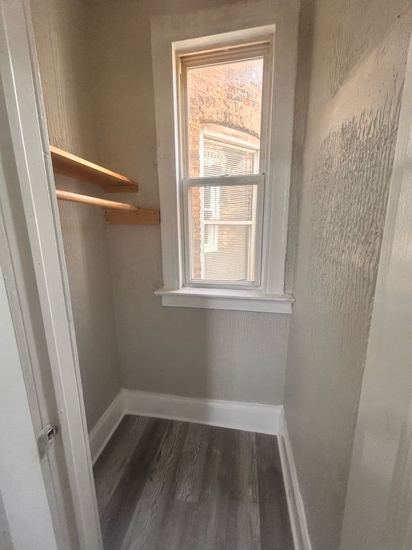 Chicago Apartment: 6417 S Evans Ave