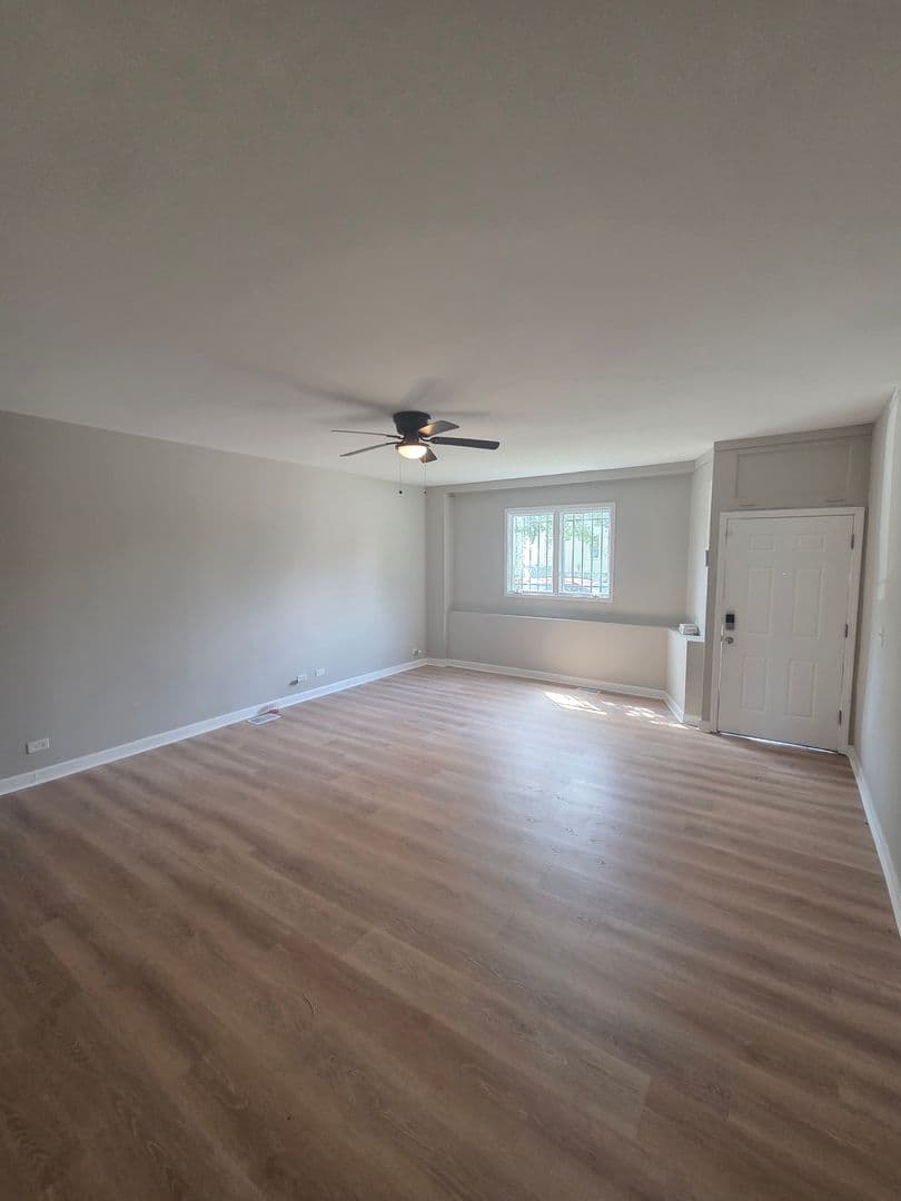 Chicago Multiplex: 2910 E 87th St - UNIT 1