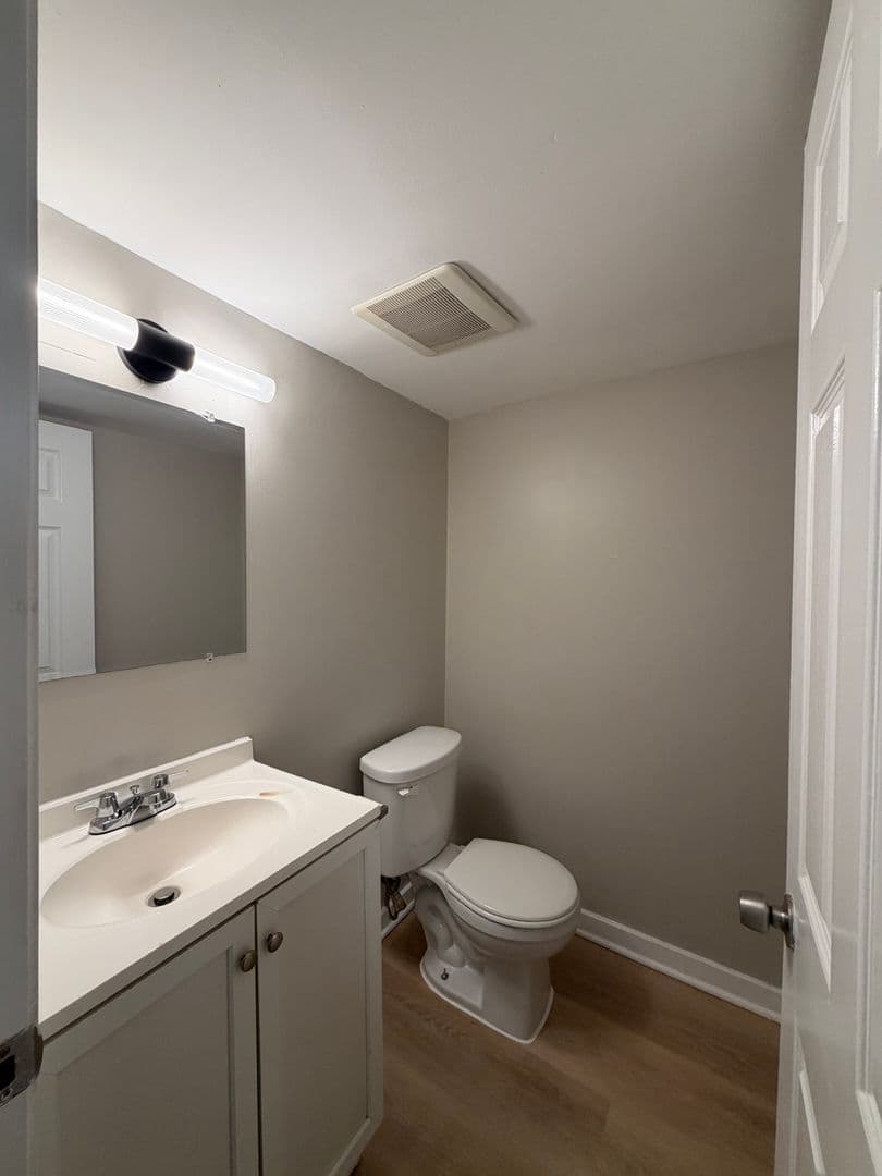 Chicago House: 8339 S Hamilton Ave