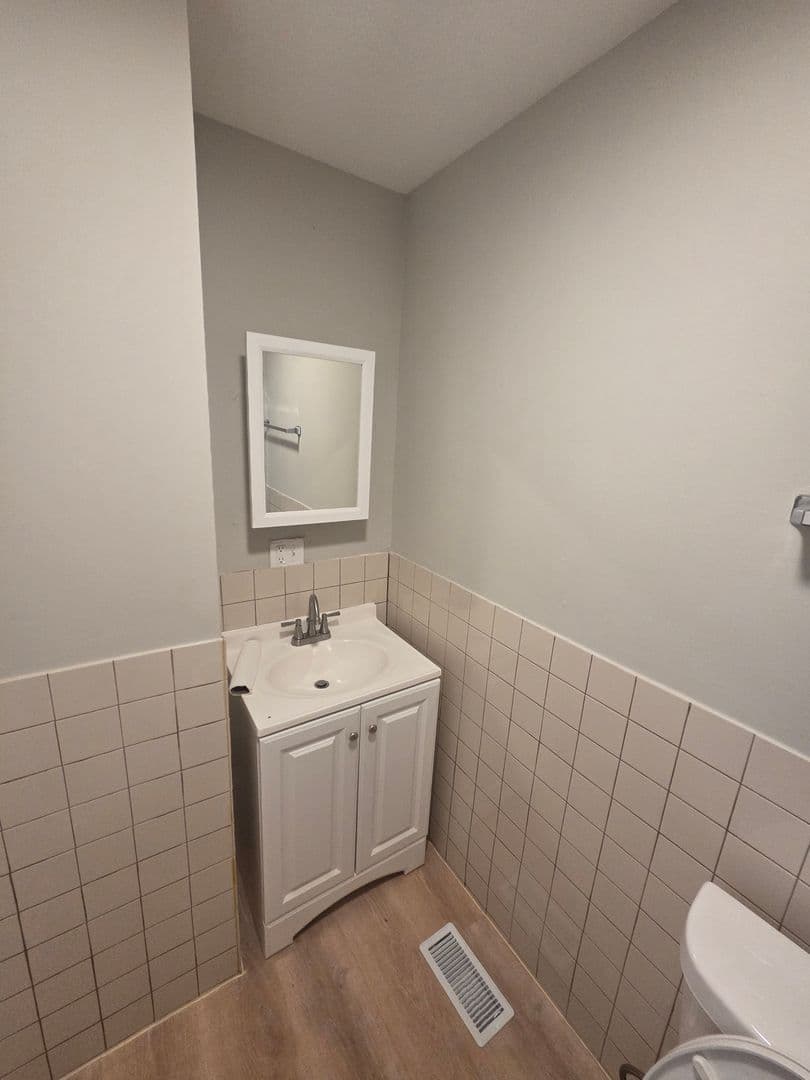 Chicago Multiplex: 2910 E 87th St - UNIT 1