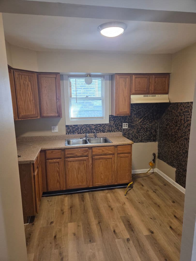 Chicago House: 7514 S Winchester Ave