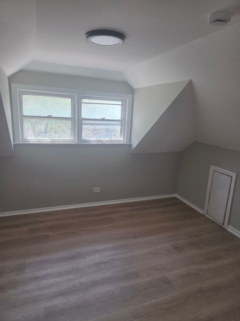 Chicago Multiplex: 2910 E 87th St - UNIT 2