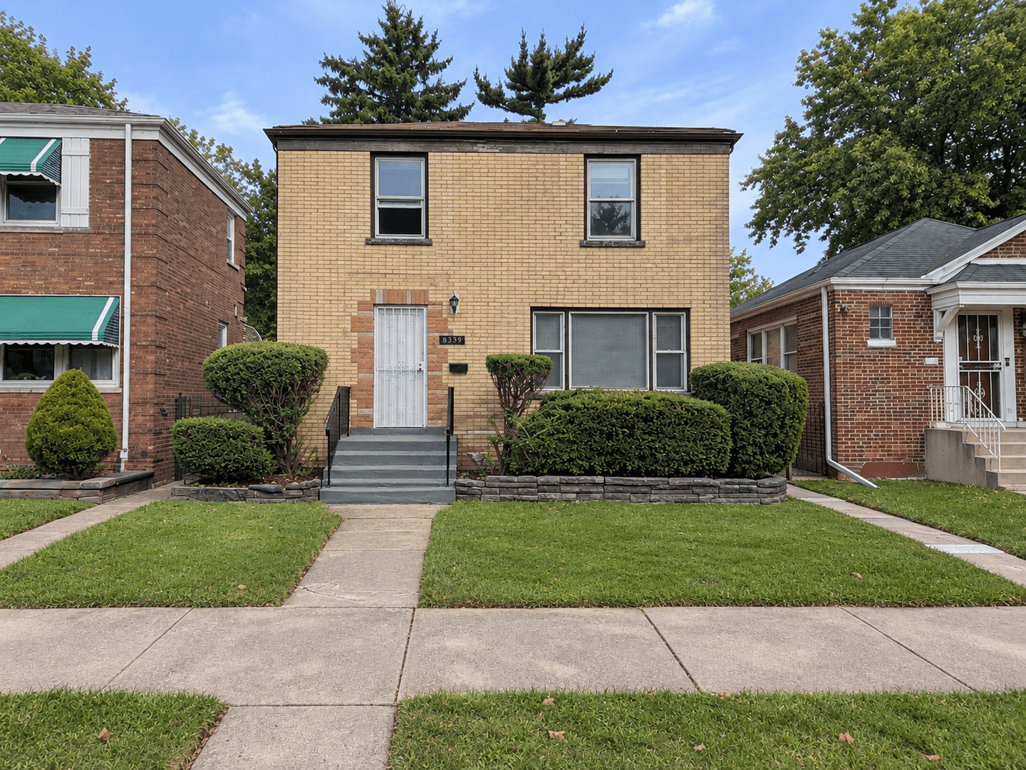 Chicago House: 8339 S Hamilton Ave
