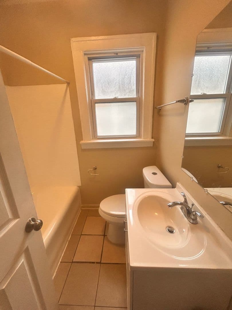 Chicago House: 8740 S Justine St