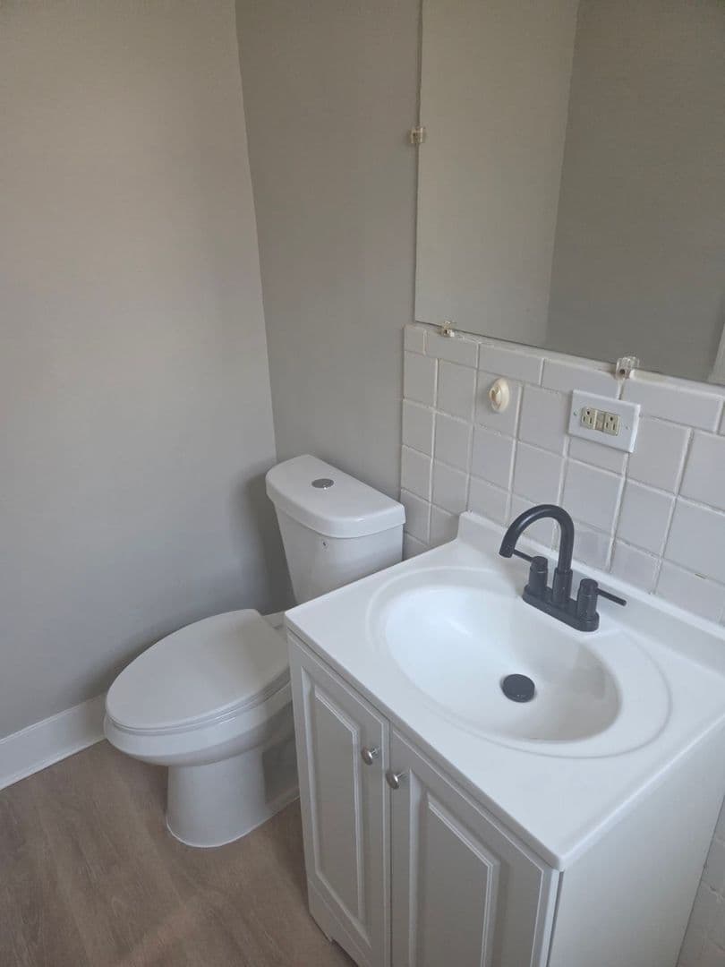 Chicago Multiplex: 2910 E 87th St - UNIT 2