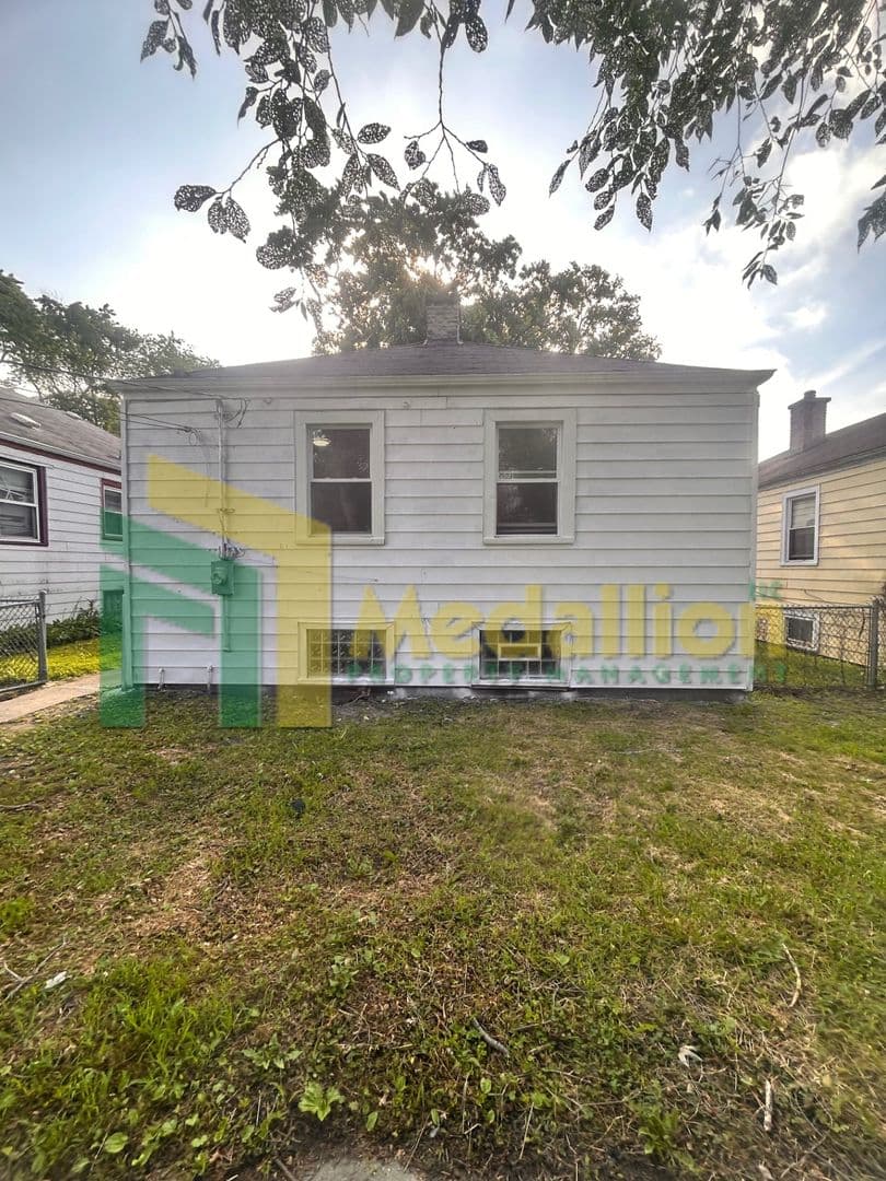 Chicago House: 12216 S Morgan St