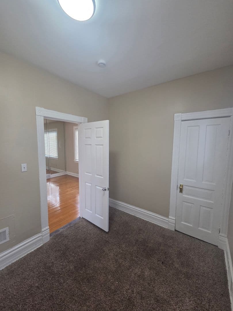 Chicago House: 10135 S Racine Ave
