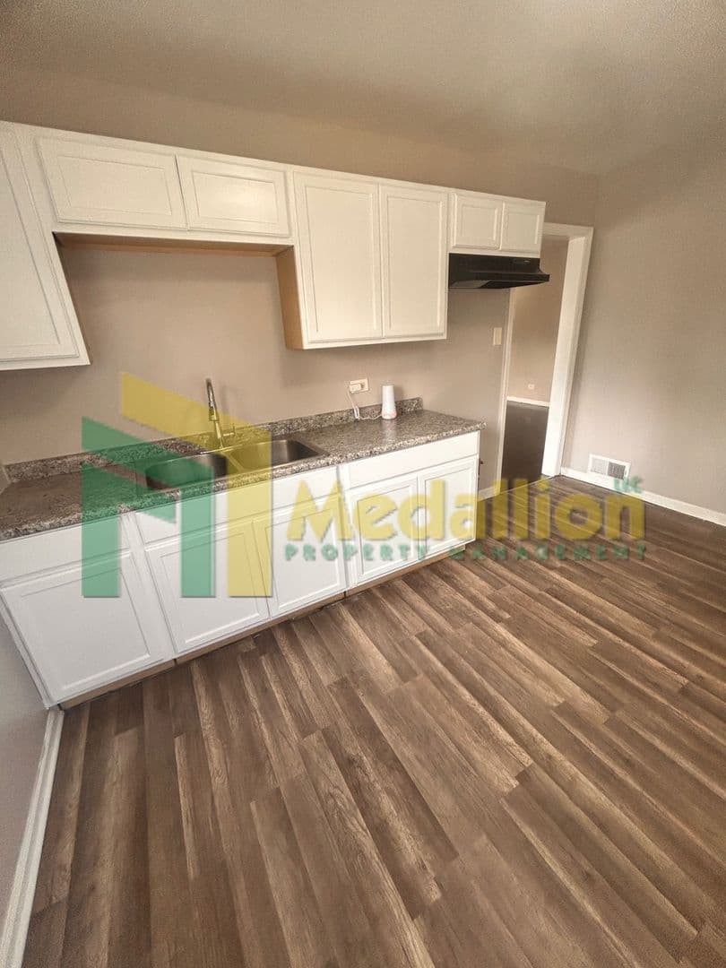 Chicago House: 12216 S Morgan St