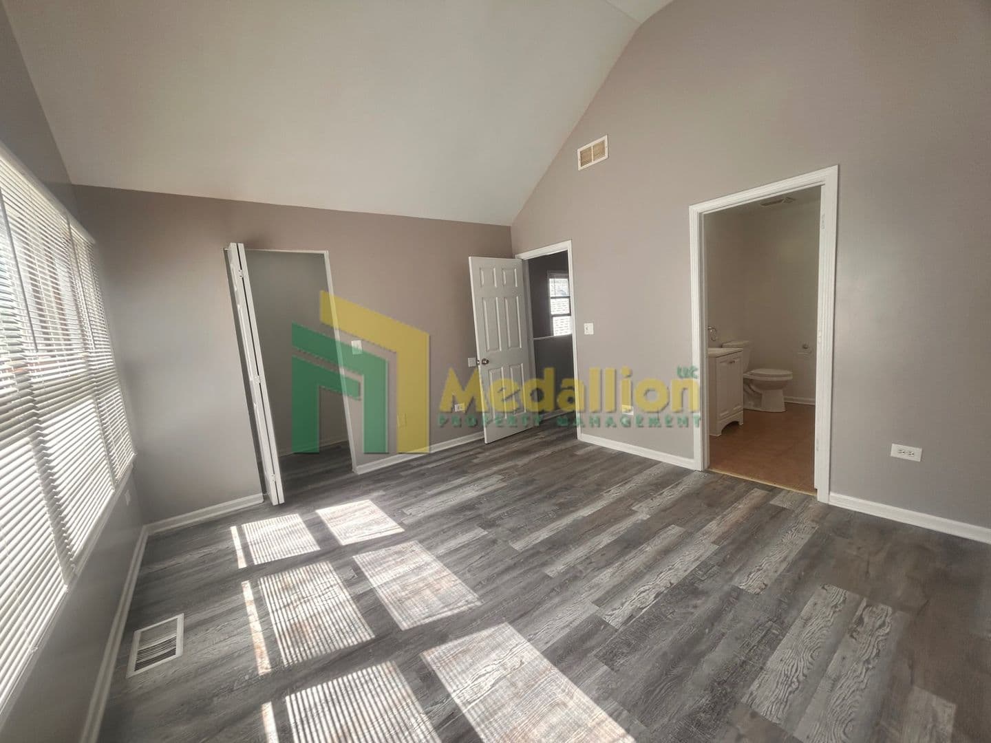 Chicago House: 5954 S Maplewood Ave