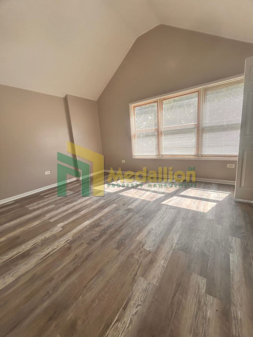 Chicago House: 5954 S Maplewood Ave