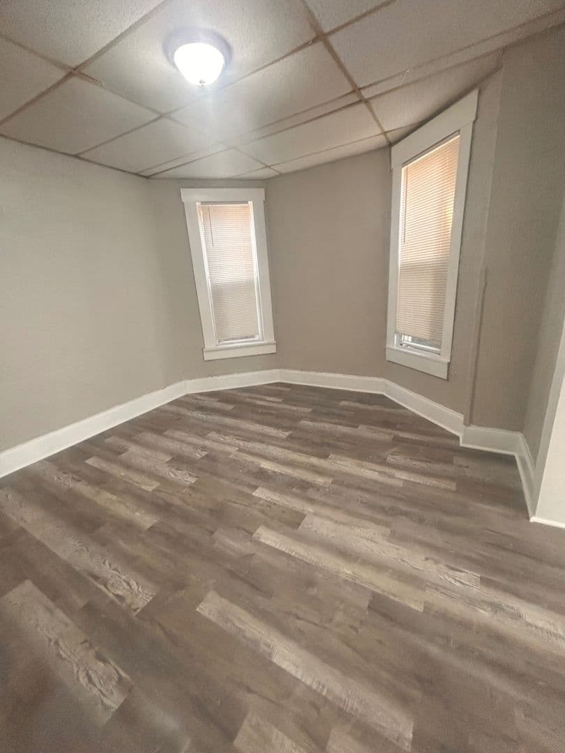 Chicago Apartment: 6417 S Evans Ave