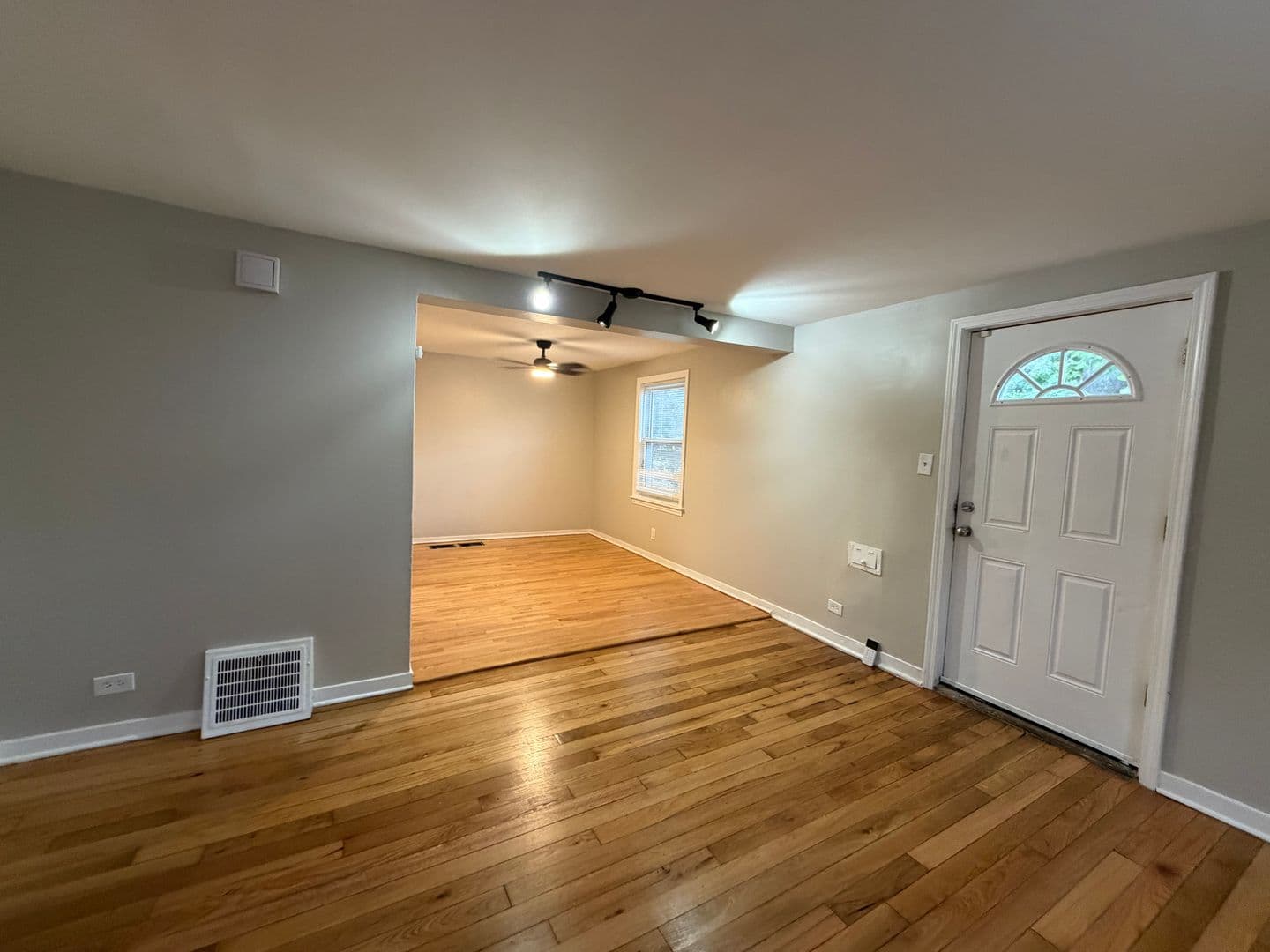 Chicago House: 8345 S Hamilton Ave