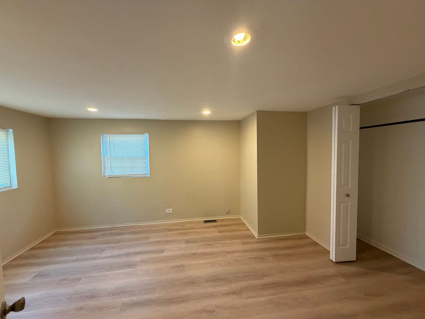 Chicago House: 1748 W Steuben St