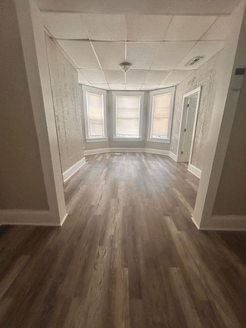 Chicago Apartment: 6417 S Evans Ave