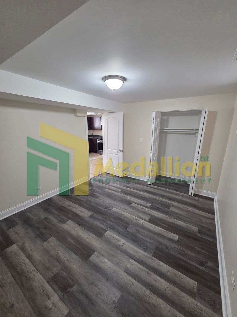 Chicago Apartment: 7154 S Francisco Ave