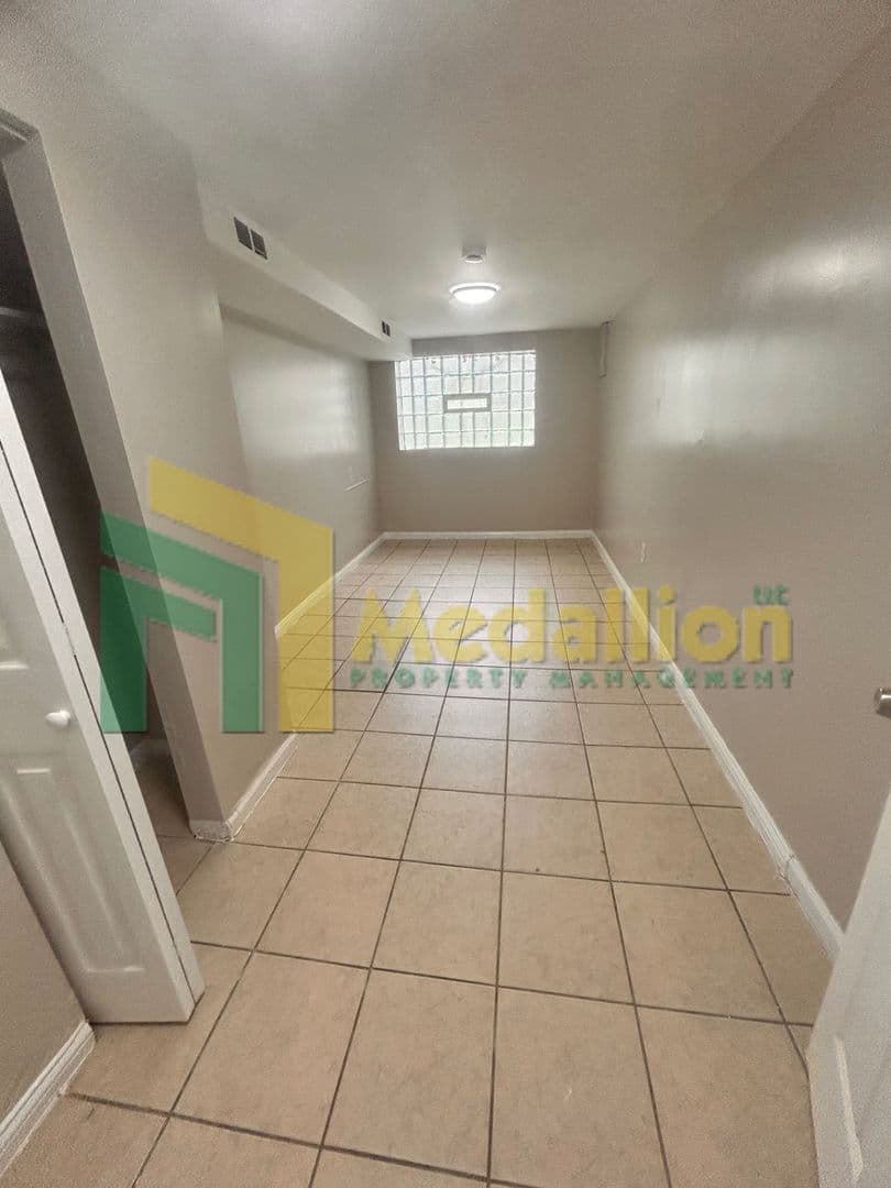 Chicago House: 8358 S Morgan St