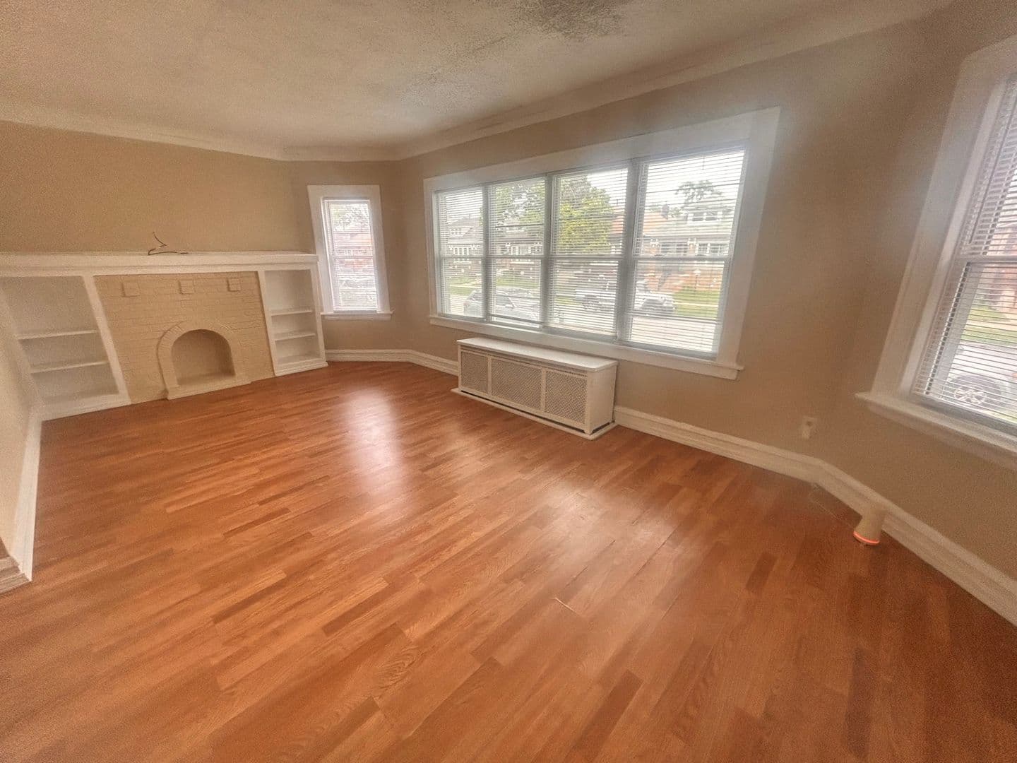 Chicago House: 8740 S Justine St