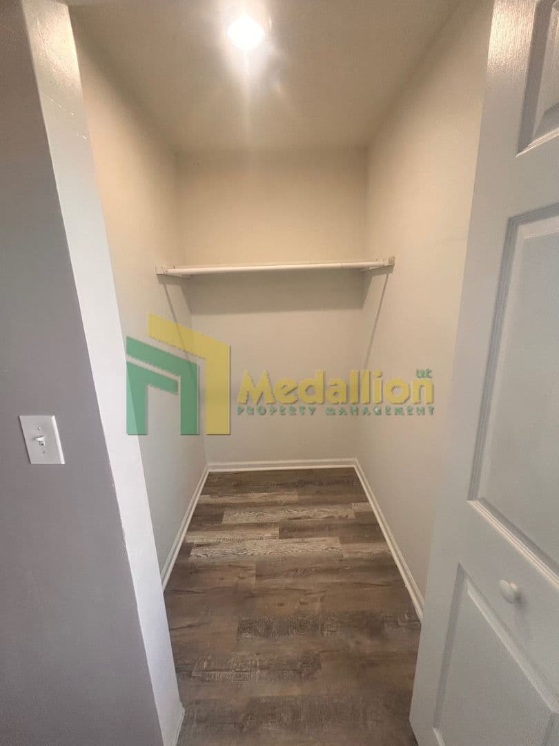 Chicago House: 5954 S Maplewood Ave