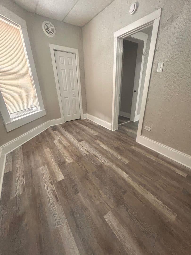 Chicago Apartment: 6417 S Evans Ave