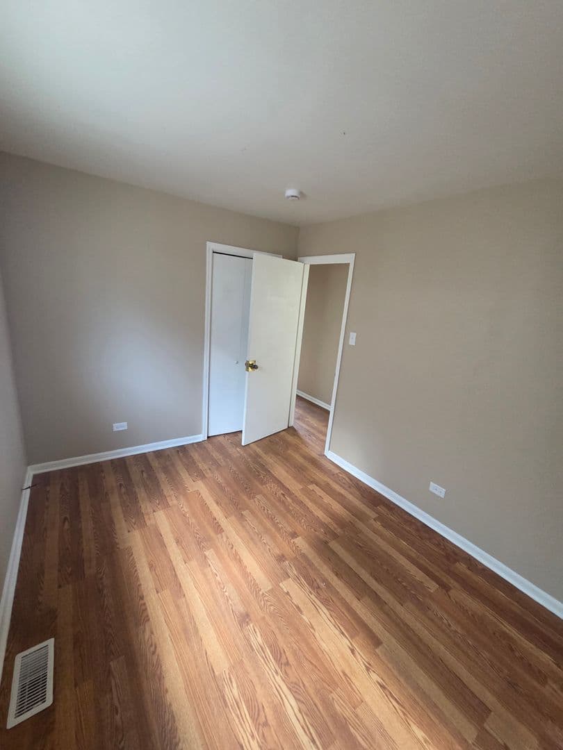 Chicago House: 7514 S Winchester Ave