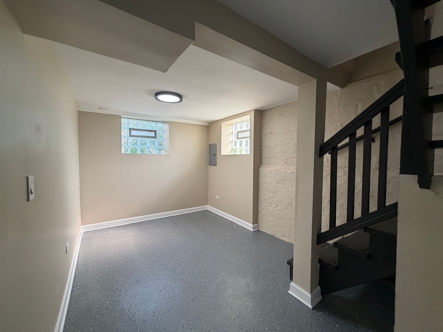 Chicago House: 12479 S Wabash Ave