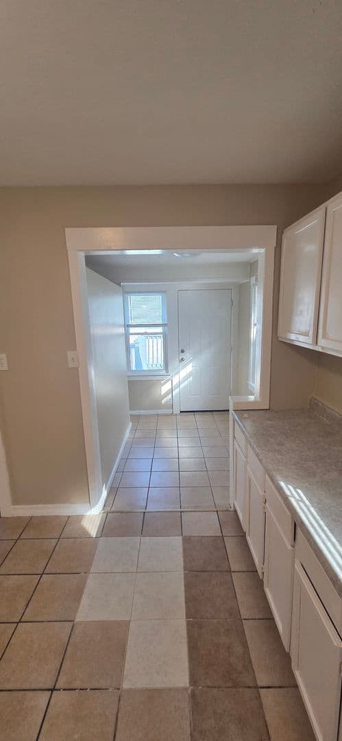Chicago House: 9815 S Throop St