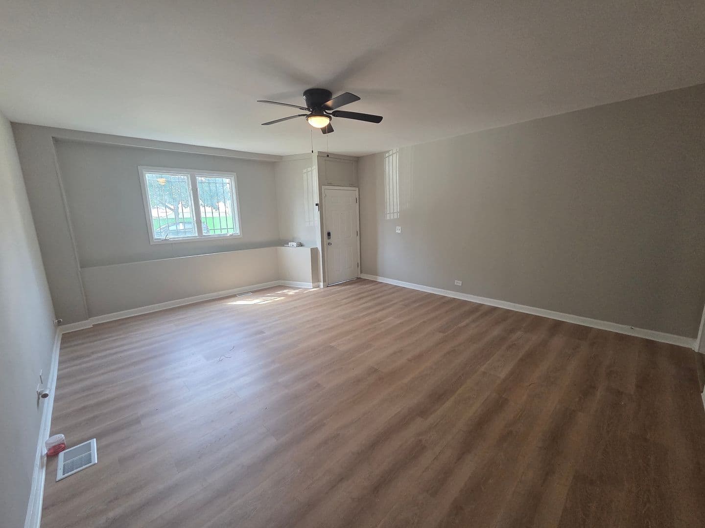 Chicago Multiplex: 2910 E 87th St - UNIT 1