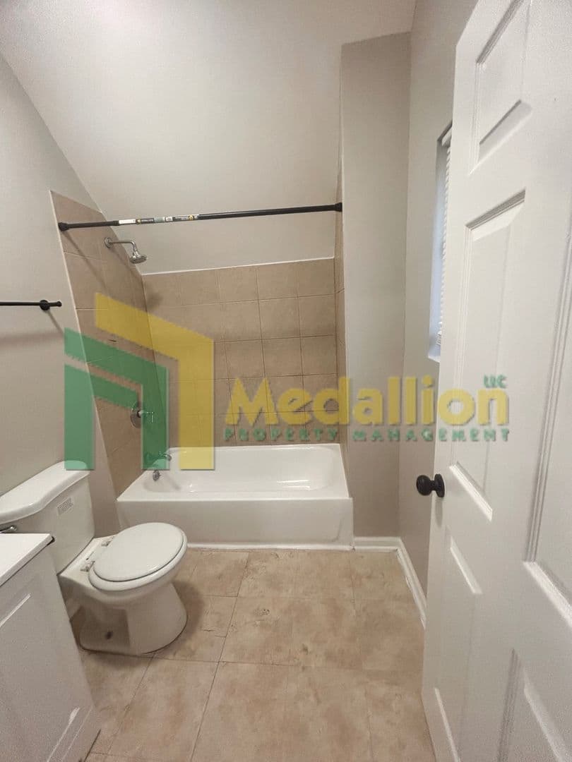 Chicago Apartment: 4700 W Monroe St