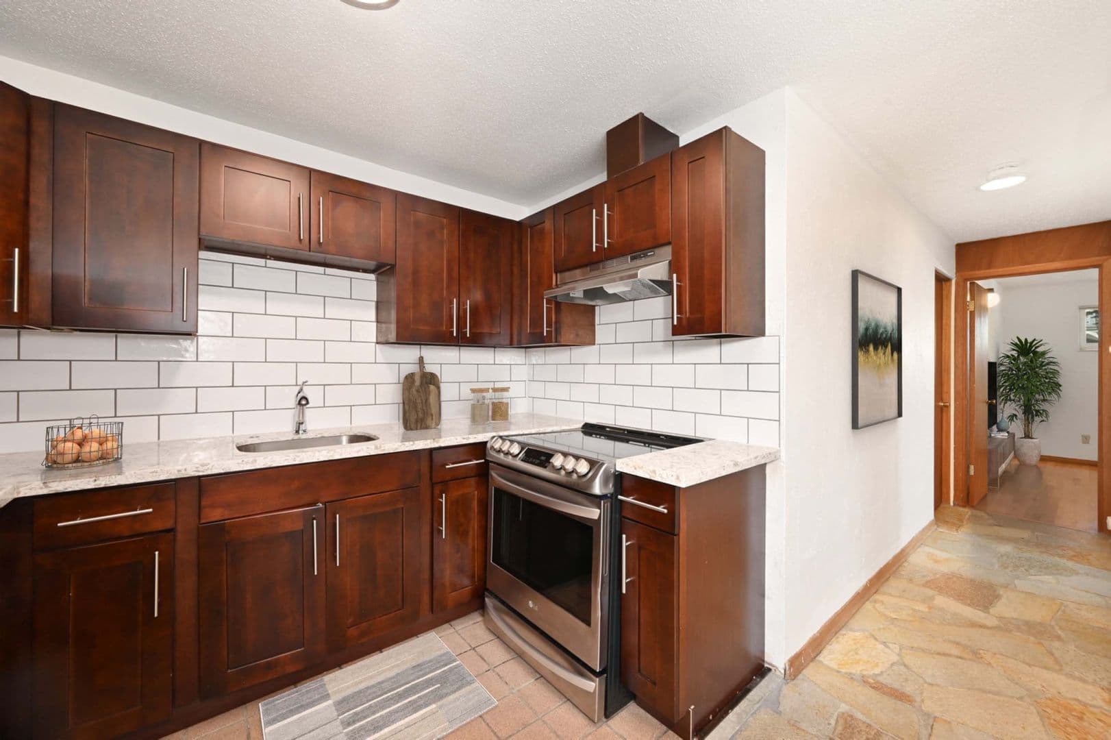 Seattle Apartment: 6506 4th Avenue NE