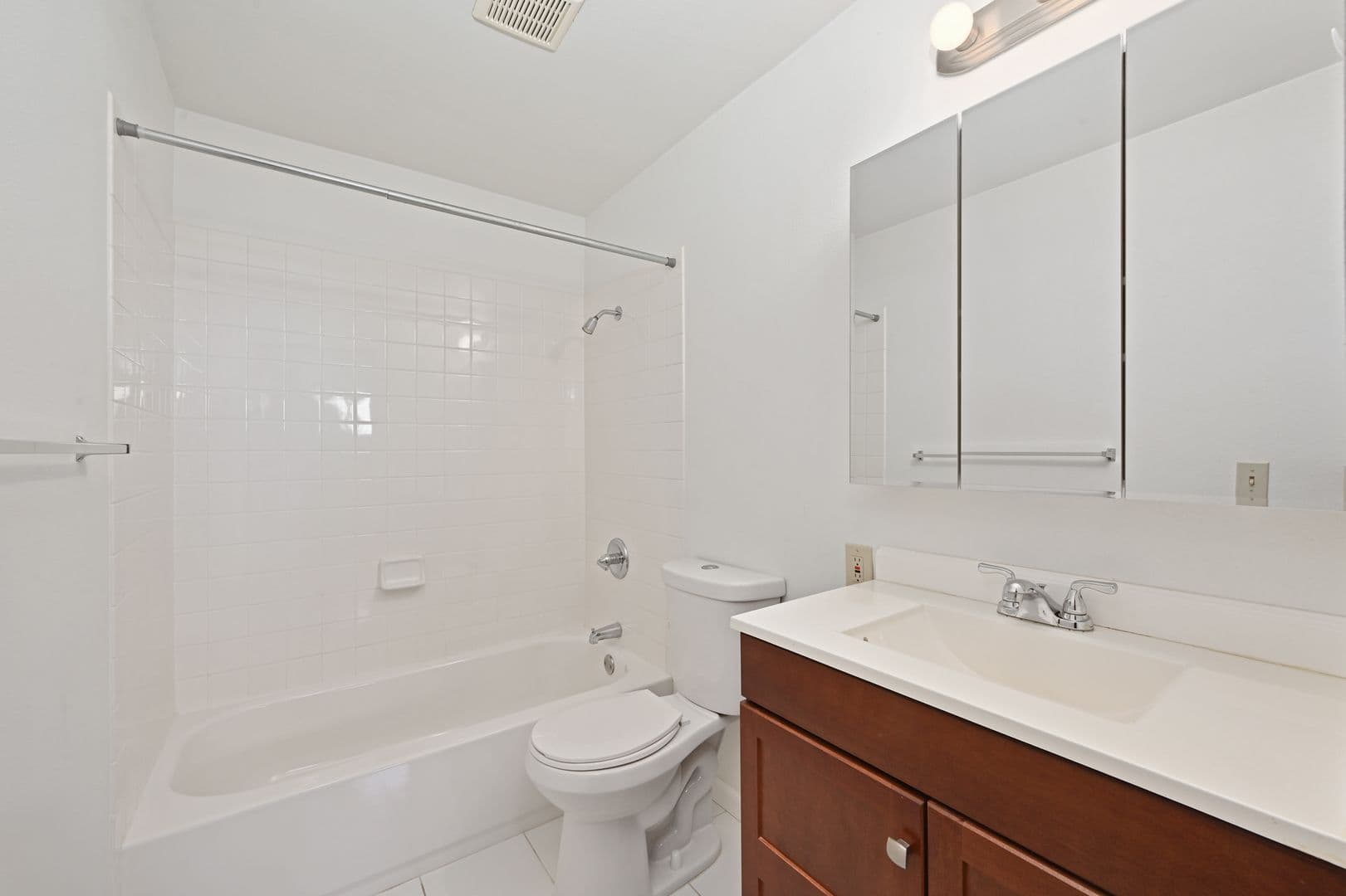 Seattle Apartment: 6506 4th Avenue NE