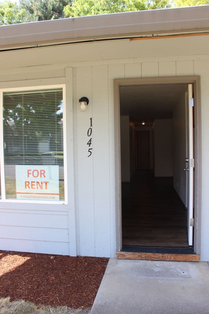 Beaverton House: 1045 SW 178th Place