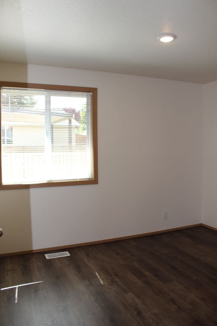Beaverton House: 1045 SW 178th Place