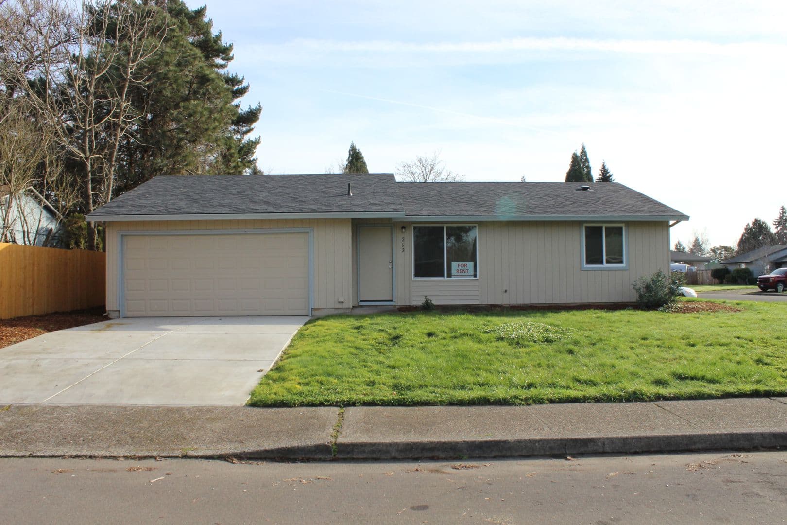 Hillsboro House: 262 NE 34th Place
