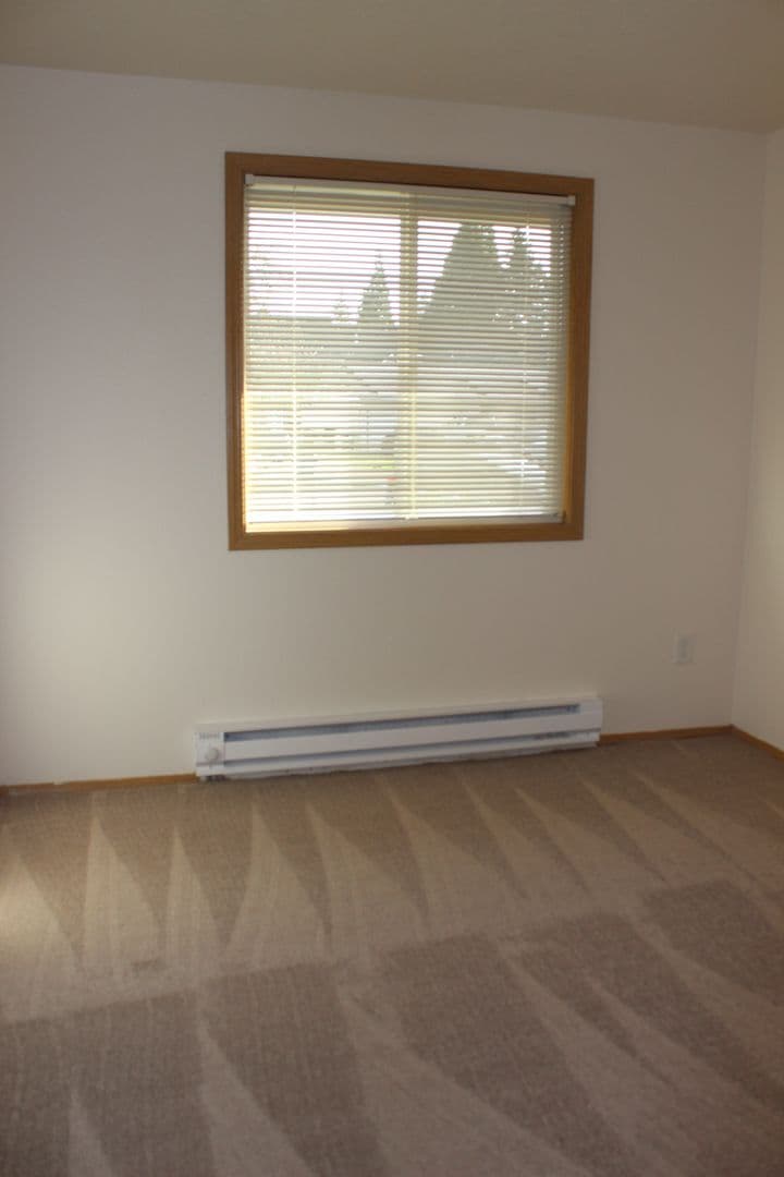 Hillsboro House: 262 NE 34th Place