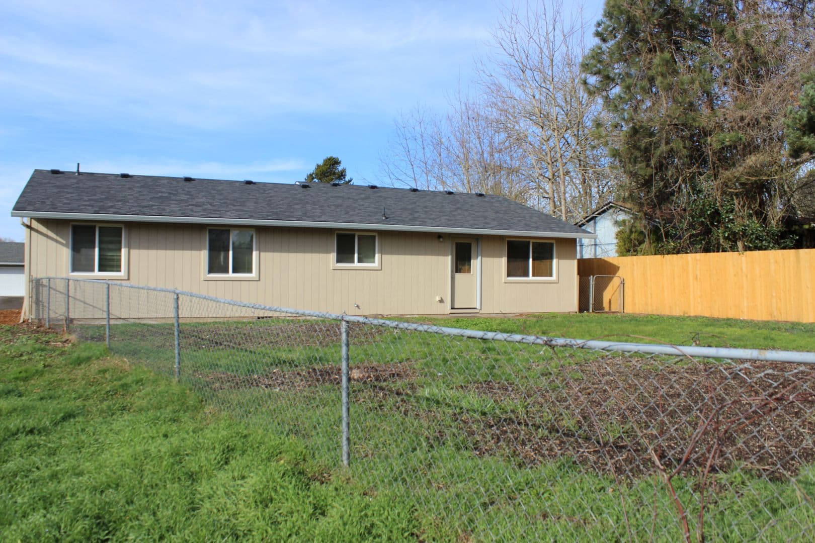 Hillsboro House: 262 NE 34th Place